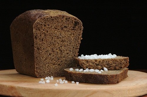 Как испечь черный хлеб
