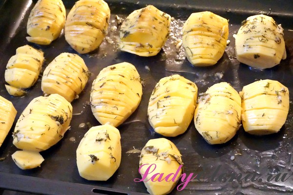 Картошка-гармошка с беконом (салом) и сыром | Картофан | Яндекс Дзен