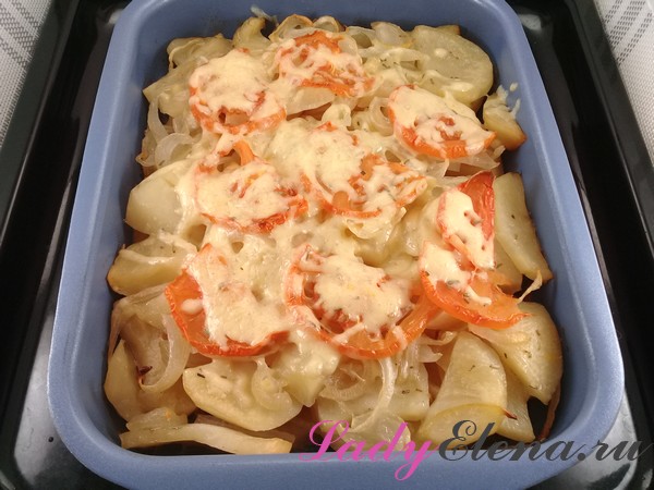 Картошка с помидорами в духовке – 3 рецепта с сыром и мясом