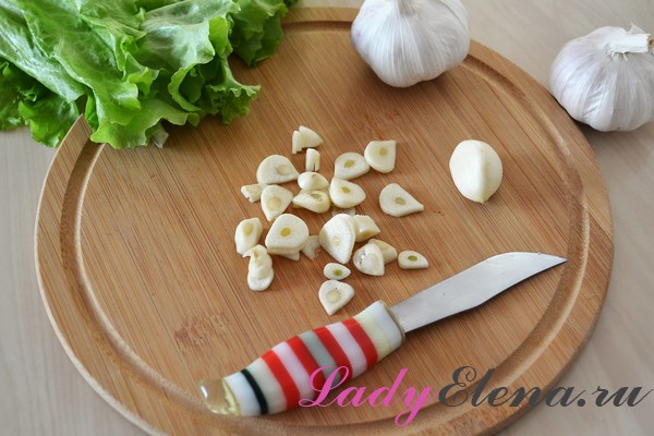salat s kuricej i yajcom poshagovyj foto recept 4