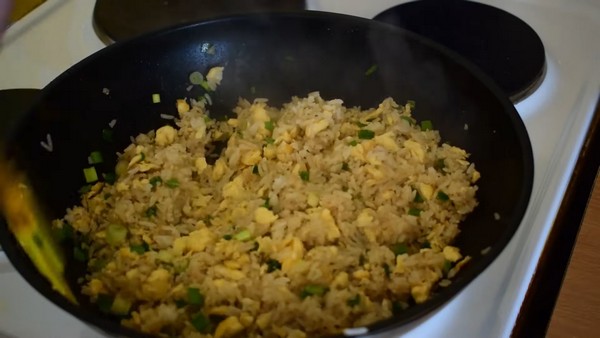 Рис с яйцом по-китайски