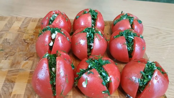 Быстрые малосольные помидоры 