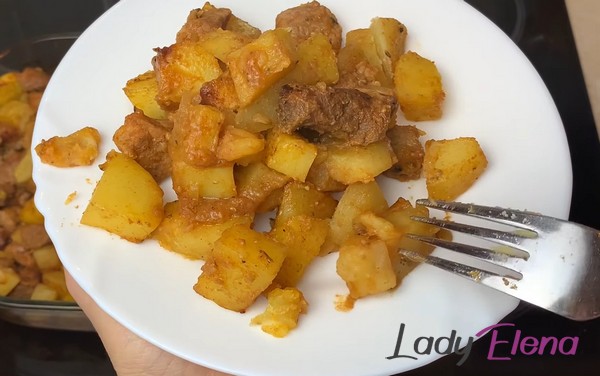 Картошка с мясом в духовке рецепт